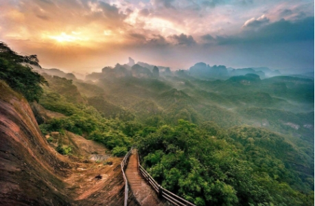 韶關丹霞山.南華寺.豐源溫泉3天游